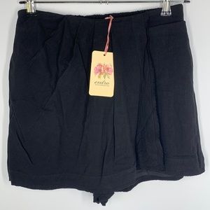 NWT ENTRO Black wrap skort skirt w/ shorts style Sz Small -has pockets!!